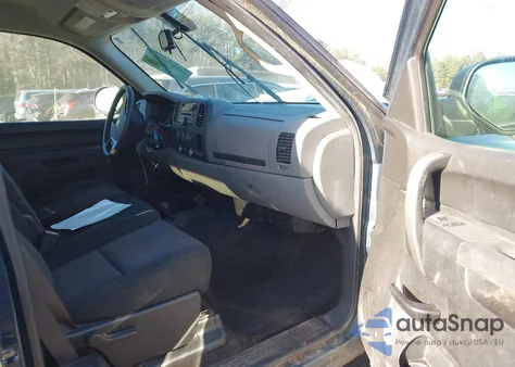 2010 Chevrolet Silverado 1500 Ls z USA, uszkodzony, nr VIN 1GCSKREA4AZ258690